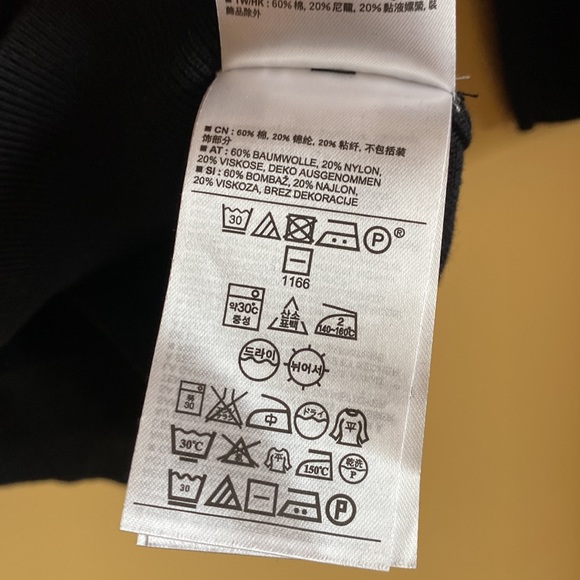 Banana republic black sweater LG - Picture 4 of 9